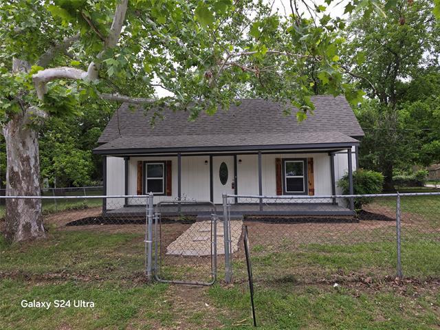 104 Greathouse St in Bridgeport, TX - Building Photo