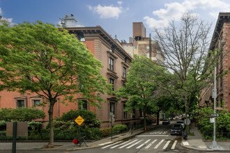 2 Montague Ter in Brooklyn, NY - Foto de edificio - Building Photo