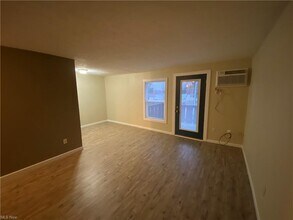 1175 N Elm St-Unit -G in Orrville, OH - Building Photo - Building Photo