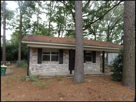 8212 Moonbeam Trail in Little Rock, AR - Building Photo