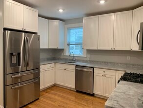 307 Highland Ave, Unit 1 in Somerville, MA - Foto de edificio - Building Photo