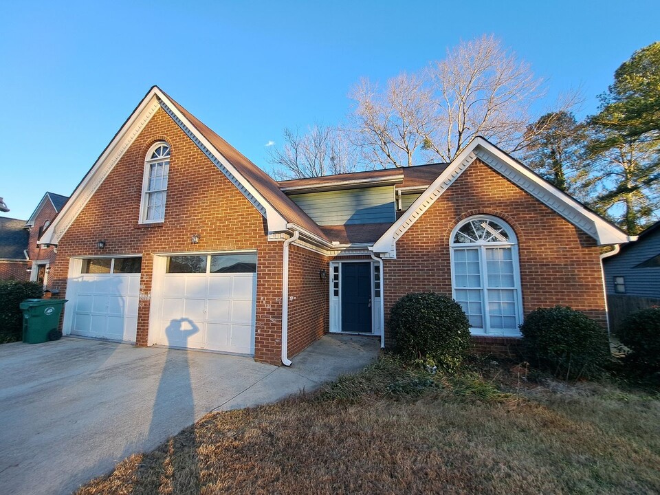 1598 Golf Link Dr in Stone Mountain, GA - Building Photo