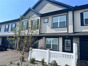 5277 Long Pointe Pass in Woodbury, MN - Building Photo - Building Photo