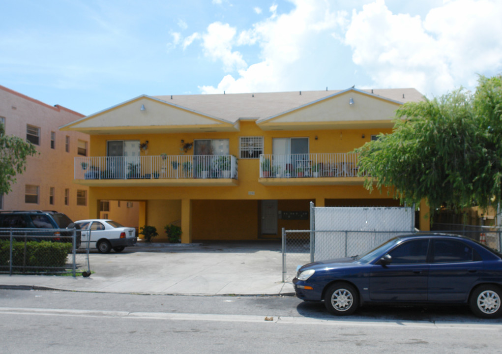 2248 SW 9th St in Miami, FL - Building Photo