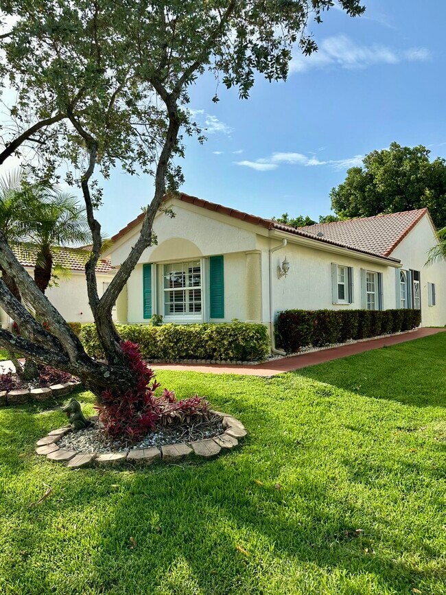 6129 Heliconia Rd in Delray Beach, FL - Building Photo - Building Photo