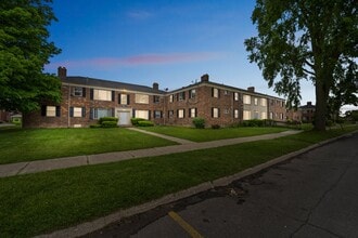 Franklin Village Apartments in Detroit, MI - Building Photo - Building Photo