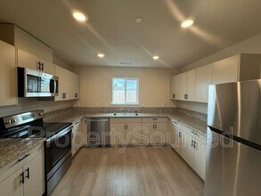 936 W Alameda St in Manteca, CA - Building Photo - Building Photo