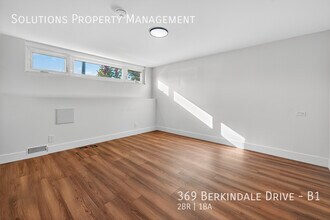 369 Berkindale Dr in Hamilton, ON - Building Photo - Building Photo