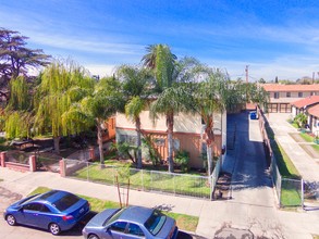 Culver Apartments in Compton, CA - Building Photo - Building Photo