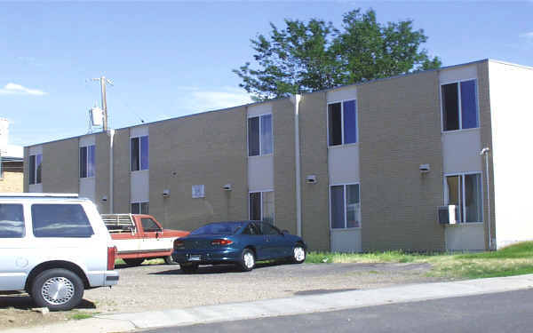 593 W Crestline Ave in Littleton, CO - Building Photo