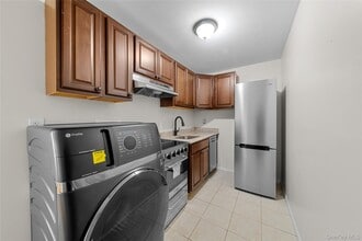 410 Jericho Tpke in North Hempstead, NY - Building Photo - Building Photo