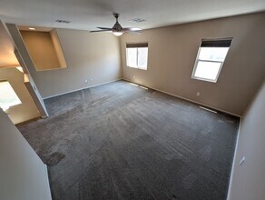 10544 Headwind Ave in Las Vegas, NV - Building Photo - Building Photo
