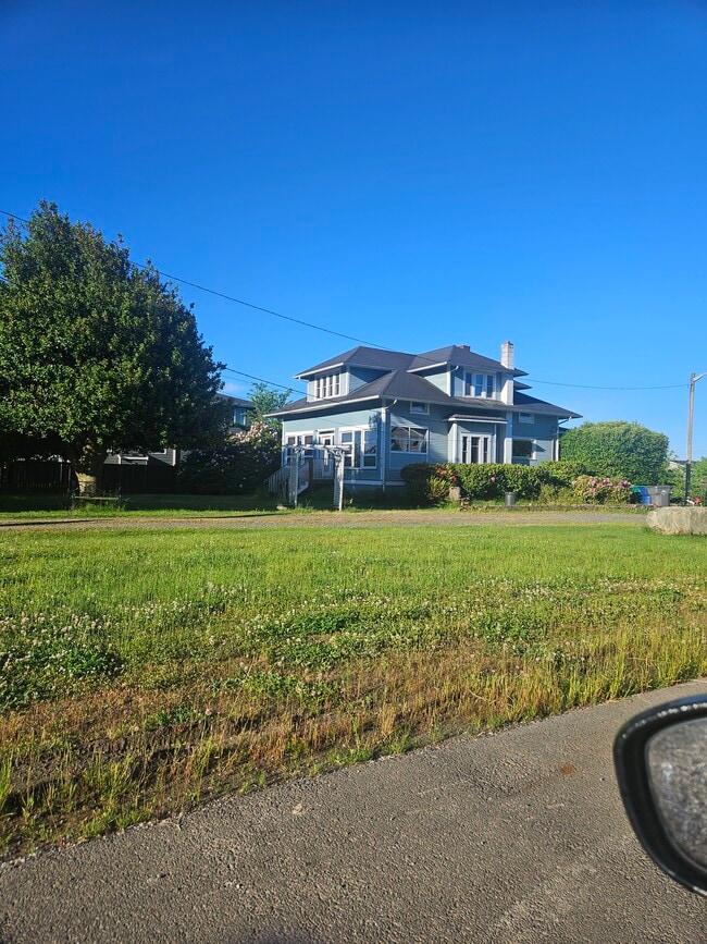 property at 1418 83rd Ave SE