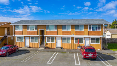 Townview West Apartments in Oak Harbor, WA - Building Photo - Building Photo