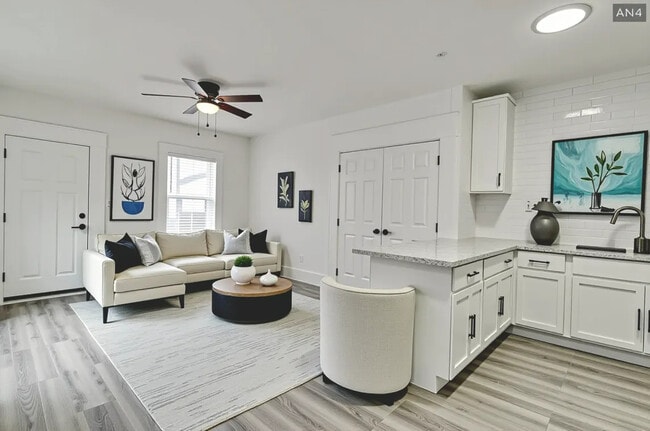 2406 Maryland Ave, Unit Right