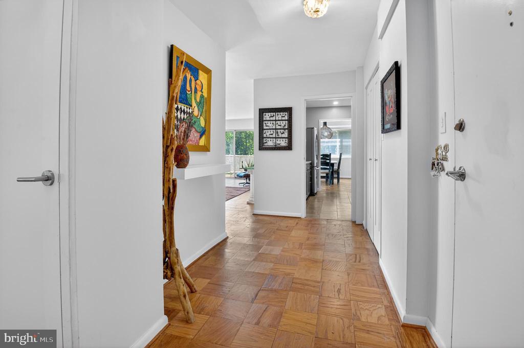 5100 Dorset Ave in Bethesda, MD - Building Photo