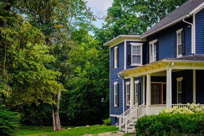 62 Spruce St in Fairfield, CT - Building Photo - Building Photo