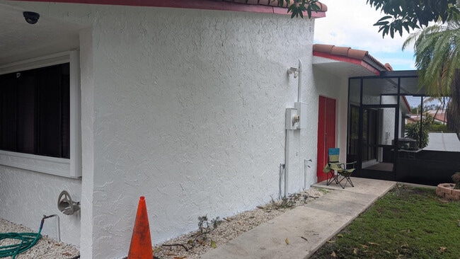 3635 NW 82nd Ave in Sunrise, FL - Building Photo - Building Photo