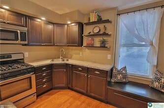 325 N Eighth St in Allentown, PA - Building Photo - Building Photo