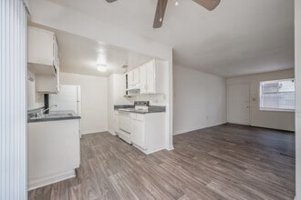 Woodside Apartments in Spartanburg, SC - Building Photo - Building Photo