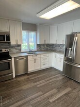 12 Hickory Rd in Port Washington, NY - Building Photo - Building Photo