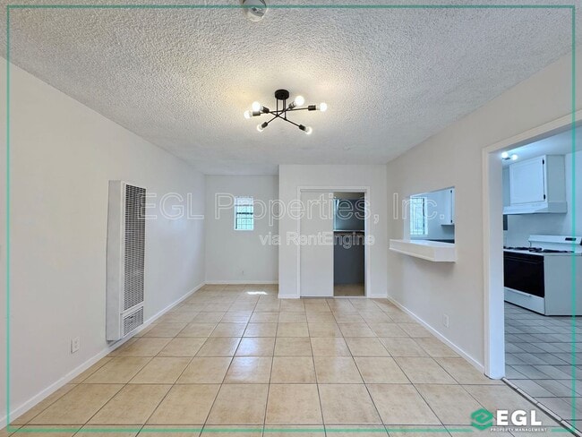 2826 12th Ave in Los Angeles, CA - Building Photo - Building Photo