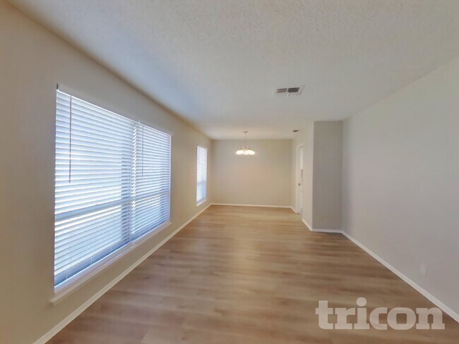 7815 Melbury Forest in San Antonio, TX - Building Photo - Building Photo