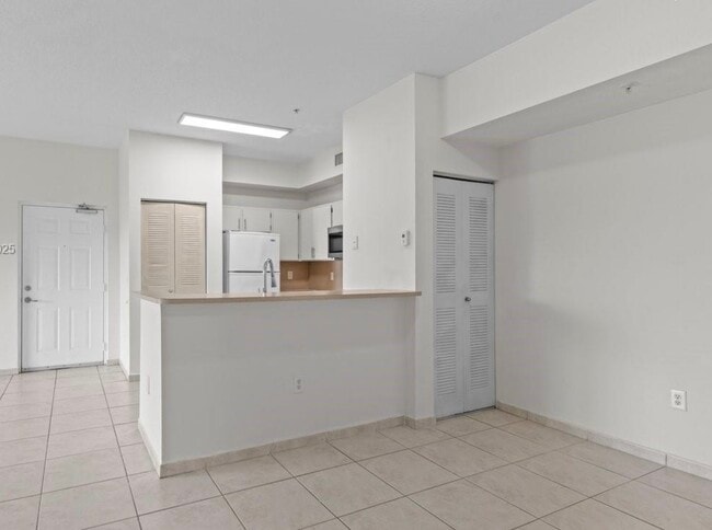 7280 NW 114th Ave, Unit 208