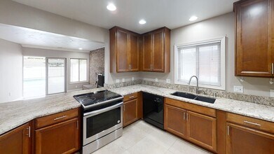 5623 Dorothy Dr in San Diego, CA - Building Photo - Building Photo