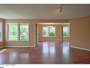 2A Bristol Ct in Monroe Township, NJ - Building Photo - Building Photo