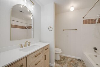 6000-20 Shepherd Mountain Cove in Austin, TX - Building Photo - Building Photo