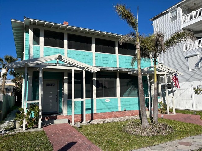 103 7th St E in St Pete Beach, FL - Building Photo - Building Photo