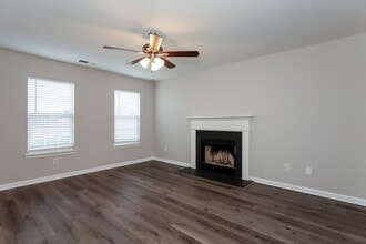 929 Grass Hollow Ct in Charlotte, NC - Building Photo - Building Photo