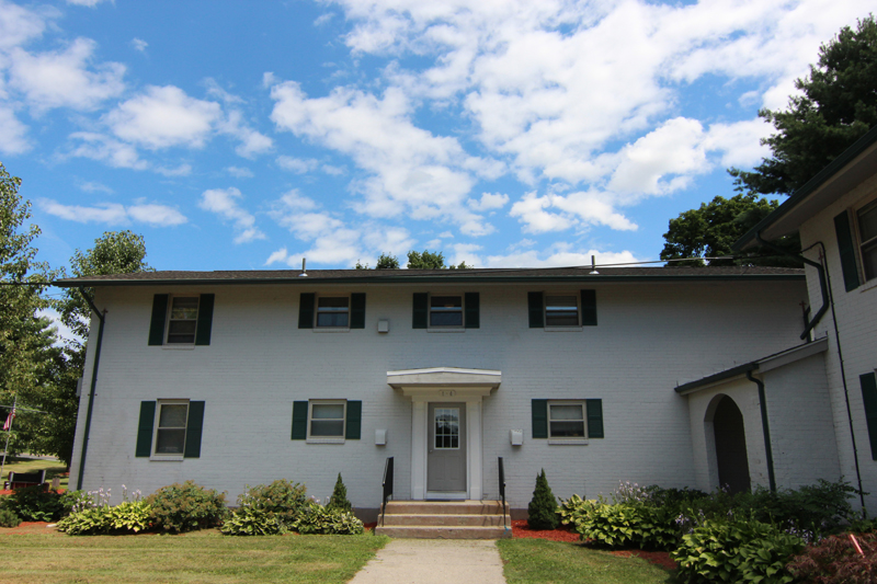 Pinney Hill in Ellington, CT - Foto de edificio