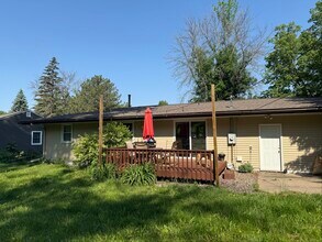 1064 Hackmann Cir NE in Fridley, MN - Building Photo - Building Photo