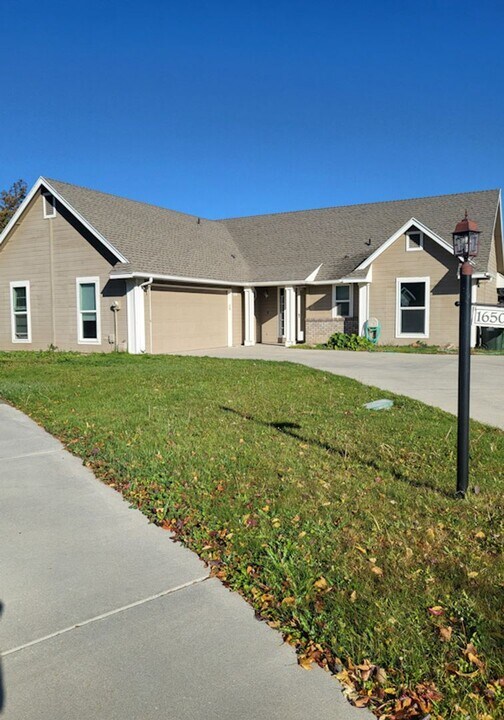 1650 E Green Meadow Ct in Meridian, ID - Building Photo