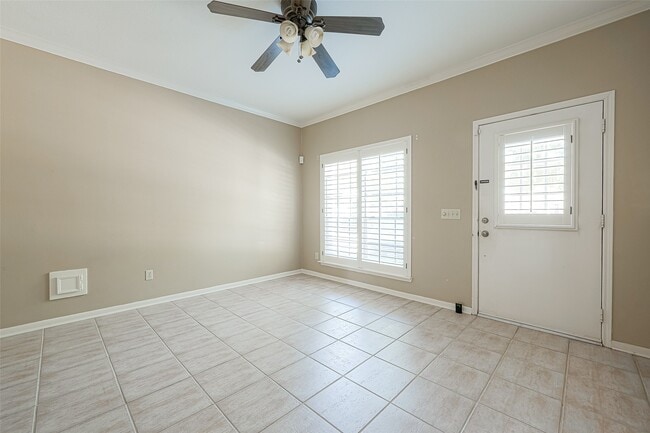 2930 Grants Lake Blvd in Sugar Land, TX - Foto de edificio - Building Photo