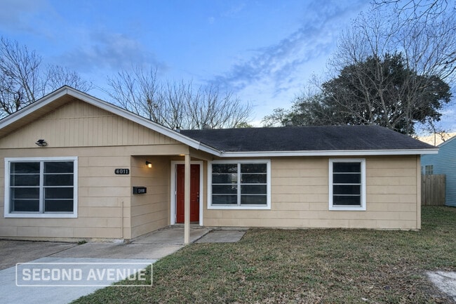 property at 401 S 6th St