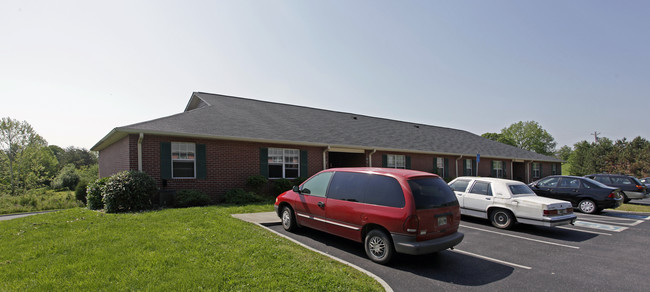 Cumberland Square in New Tazewell, TN - Building Photo - Building Photo