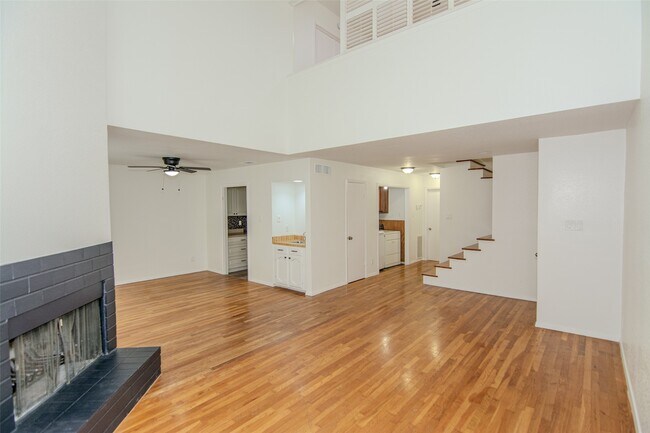 7860 Green Lawn Dr in Houston, TX - Building Photo - Building Photo