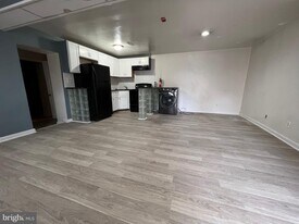 515 W Girard Ave in Philadelphia, PA - Building Photo