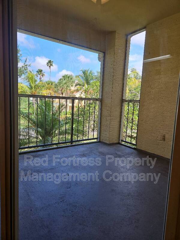 12561 Equestrian Cir in Ft. Myers, FL - Building Photo - Building Photo