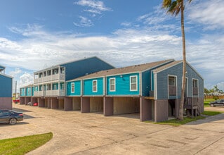 Bayshore Apartments in Aransas Pass, TX - Foto de edificio - Building Photo