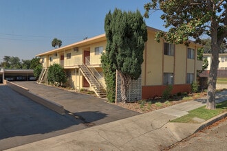 123 N Myrtle Ave in Monrovia, CA - Building Photo - Building Photo