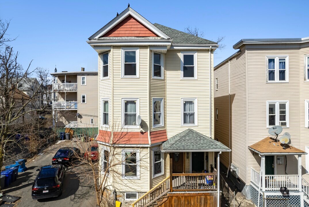 27 Lyon St in Boston, MA - Building Photo