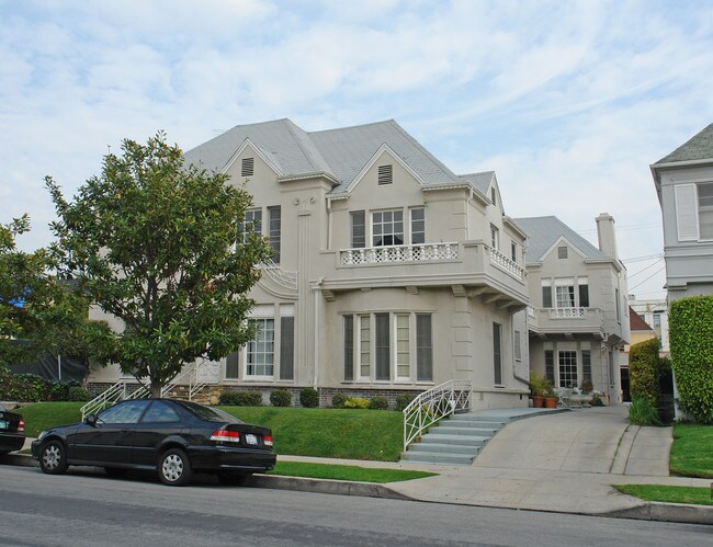 624 S Ridgeley Dr in Los Angeles, CA - Foto de edificio - Building Photo