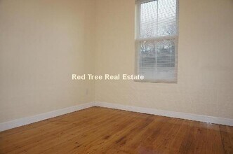 233 Boylston St, Unit 3 in Brookline, MA - Foto de edificio - Building Photo