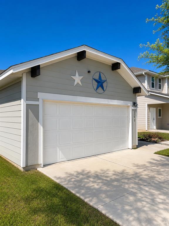 property at 587 Twisted Oaks Ln