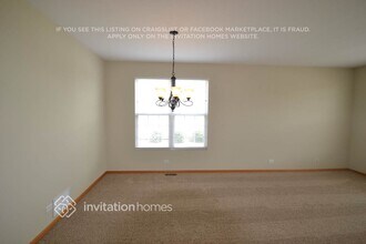 7913 Cavalier Dr in Joliet, IL - Foto de edificio - Building Photo