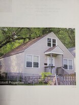 5033 Linwood Blvd in Kansas City, MO - Building Photo